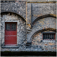 Een mooi stukje van een gebouw in Brugge, © Arno Lucas