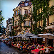 Het was 38°C waardoor de terrasjes vol zaten in Straatsburg, © Arno Lucas