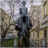 Jaroslav Róna - Statue of Franz Kafka, © Arno Lucas