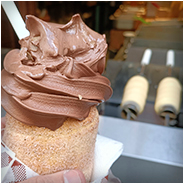 Trdelník met chocolade ijs, © Arno Lucas