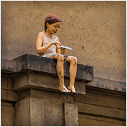 Magdalena Poplawská - Girl with Paper Swallow, © Arno Lucas