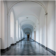 Een van de gangen van Abdij Rolduc, © Arno Lucas