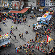 De Markt in Oeteldonk in carnavalse sferen, © Arno Lucas