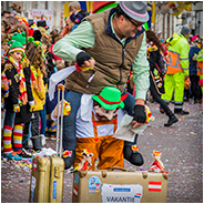 Er zijn ook loopgroepen actief tijdens de (Oeteldonkse) optochten, © Arno Lucas