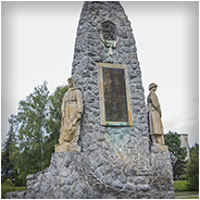 Slowakije: Tweede Wereldoorlog monument in Liptovský Hrádok, © Arno Lucas