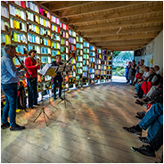 Binnen was er klassieke muziek te horen, © Arno Lucas