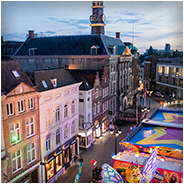 Het stadhuis gefotografeerd vanuit de reuzenrad, © Arno Lucas