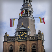 Onze Sint-Jan met Oeteldonkse vlaggen, © Arno Lucas