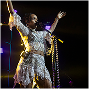 Jamila Woods trad op in de zaal Darling, © Arno Lucas