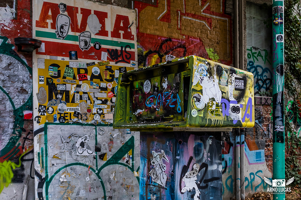 Zoek de 5 verschillen - Tankstation in Doel, © Arno Lucas
